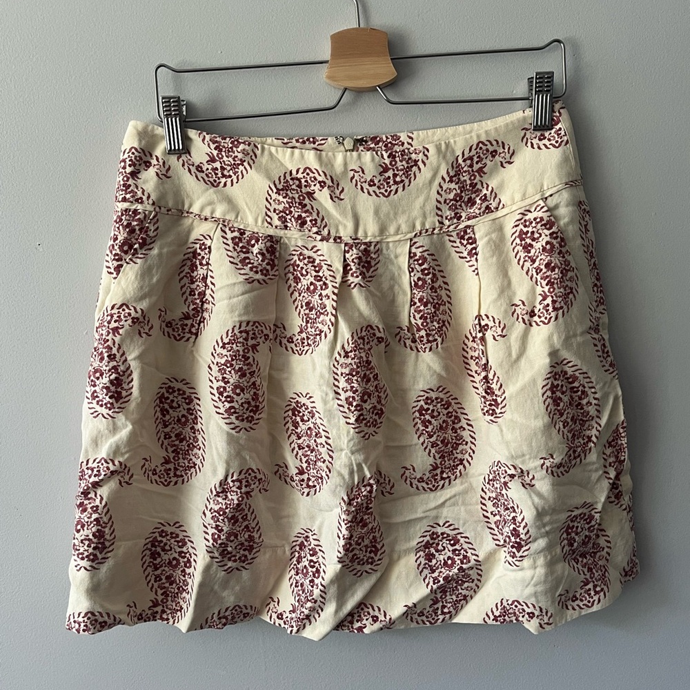 LOFT - Pink and white paisley mini skirt. size 6